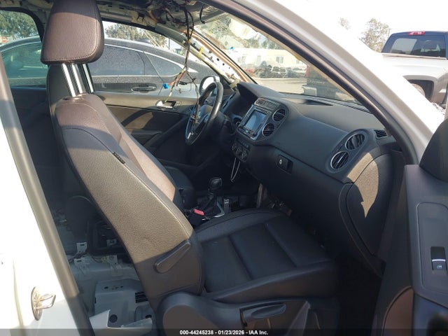 WVGBV7AX3GW584010 Volkswagen TIGUAN SE