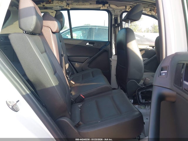 WVGBV7AX3GW584010 Volkswagen TIGUAN SE