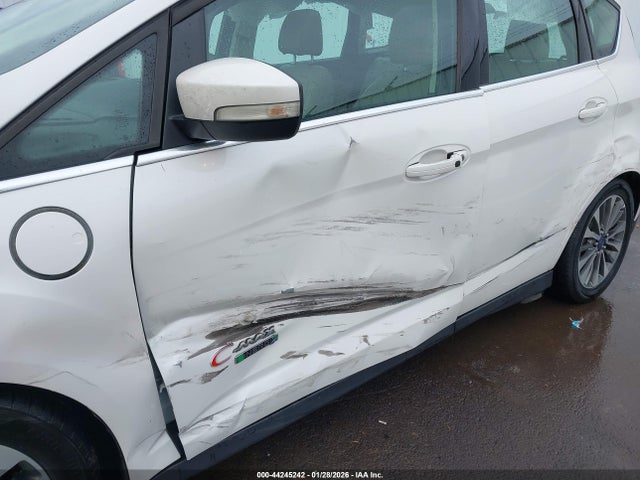 1FADP5FU9HL108394 Ford C-max Energi Titanium