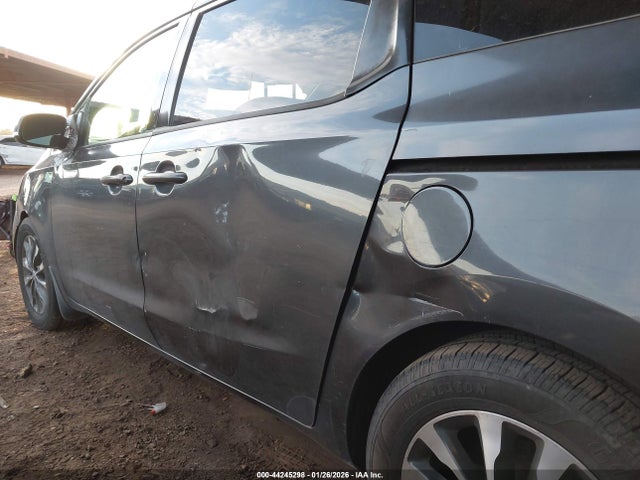 KNDMC5C17G6130827 KIA Sedona Sx