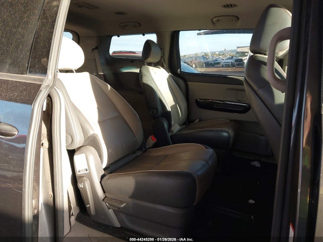 KNDMC5C17G6130827 KIA Sedona Sx