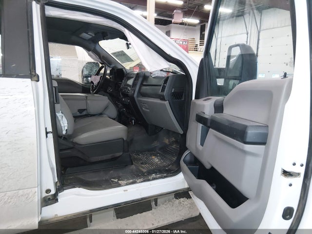 1FT8X3BNXMED07760 Ford F-350 Xl