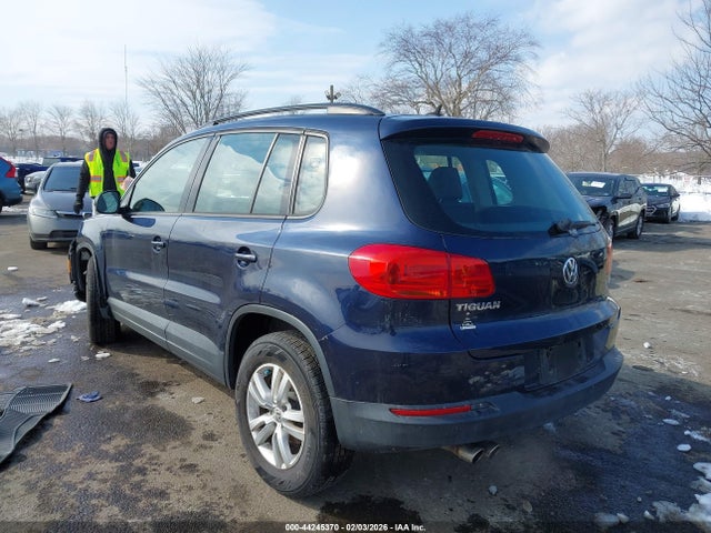 2016 VOLKSWAGEN TIGUAN WVGBV7AX8GW600511 Photo 2
