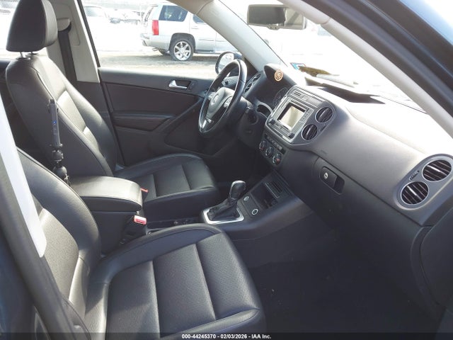 2016 VOLKSWAGEN TIGUAN WVGBV7AX8GW600511 Photo 4