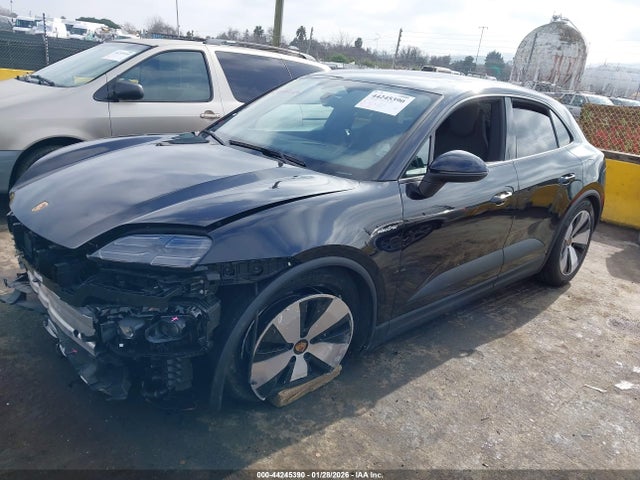 WP1AA2XA5RL003723 Porsche Macan Electric 4