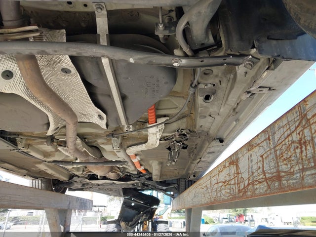 JTDZN3EU0FJ035632 Toyota Prius V Three