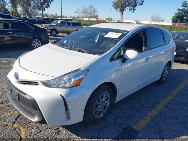JTDZN3EU0FJ035632 Toyota Prius V Three
