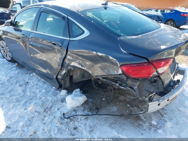 2015 Chrysler 200 Limited მანქანა იყიდება აუქციონზე, vin: 1C3CCCAB2FN751879, აუქციონის ნომერი: 44245419
