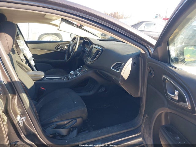 2015 Chrysler 200 Limited მანქანა იყიდება აუქციონზე, vin: 1C3CCCAB2FN751879, აუქციონის ნომერი: 44245419