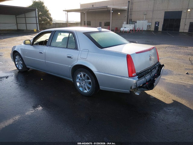 2011 CADILLAC DTS 1G6KH5E64BU134715 Photo 2