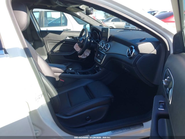 WDCTG4EB5JJ446998 Mercedes-Benz GLA 250
