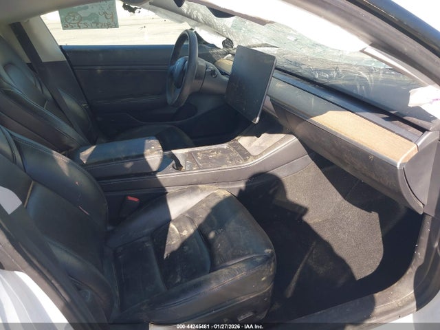 2021 TESLA MODEL 3 5YJ3E1EA9MF939547 Photo 4