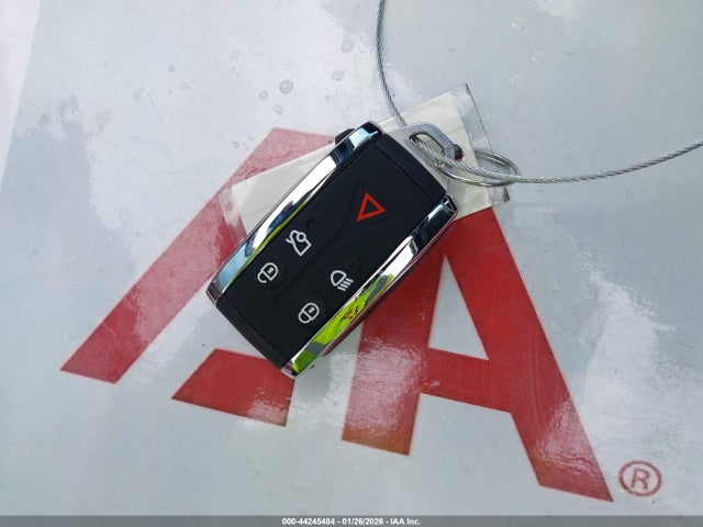 2011 JAGUAR XF SAJWA0GB6BLR88726 Photo 10