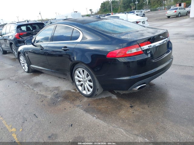 2011 JAGUAR XF SAJWA0GB6BLR88726 Photo 2