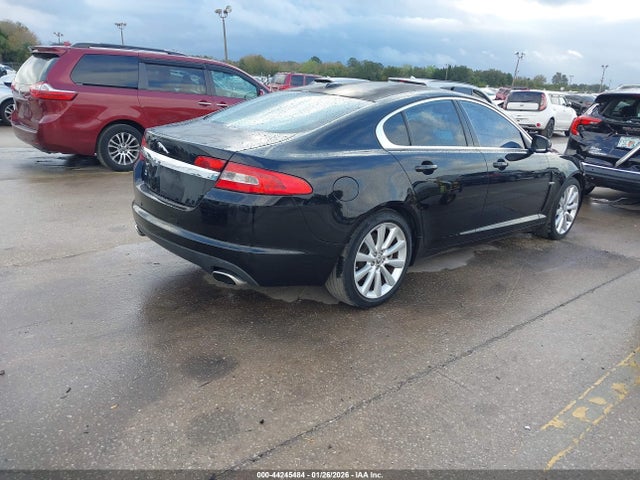 2011 JAGUAR XF SAJWA0GB6BLR88726 Photo 3