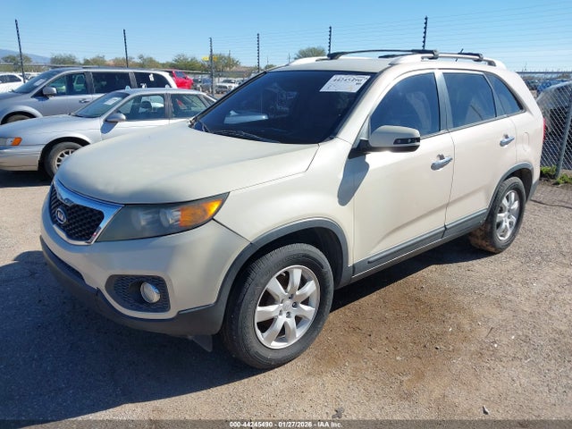 2011 KIA SORENTO 5XYKT3A14BG172358 Photo 1