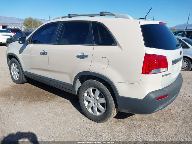 2011 KIA SORENTO 5XYKT3A14BG172358 Photo 2