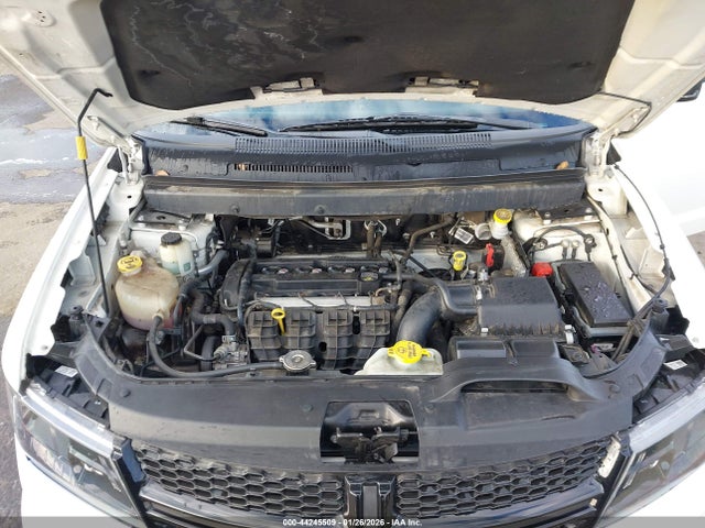 3C4PDCAB9JT217040 Dodge JOURNEY SE