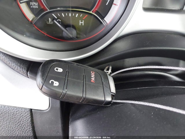 3C4PDCAB9JT217040 Dodge JOURNEY SE
