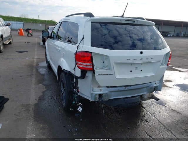 3C4PDCAB9JT217040 Dodge JOURNEY SE
