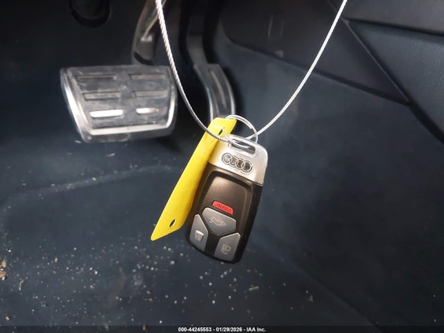 2018 AUDI A4 WAUENAF49JA100792 Photo 10