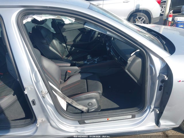 2018 AUDI A4 WAUENAF49JA100792 Photo 4