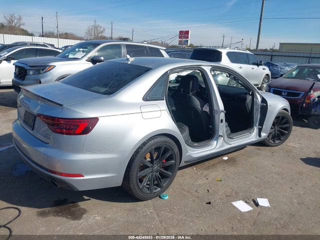 2018 AUDI A4 WAUENAF49JA100792 Photo 5