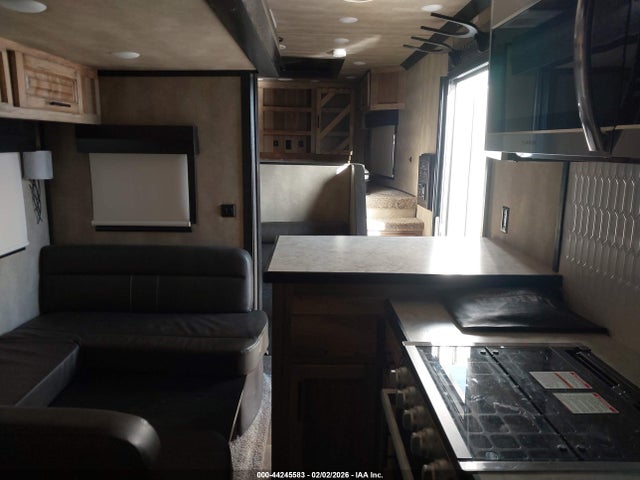 58JGB5K34R1000642 Lakota Bh8516tsr Lakota Horse Trailer