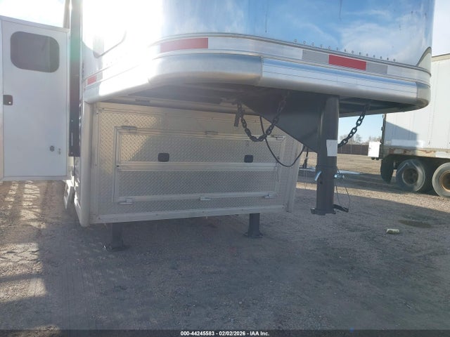 58JGB5K34R1000642 Lakota Bh8516tsr Lakota Horse Trailer