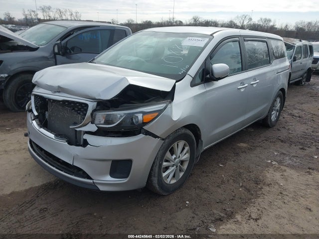 KIA Sedona L 2015 KNDMA5C16F6081088 Image 2