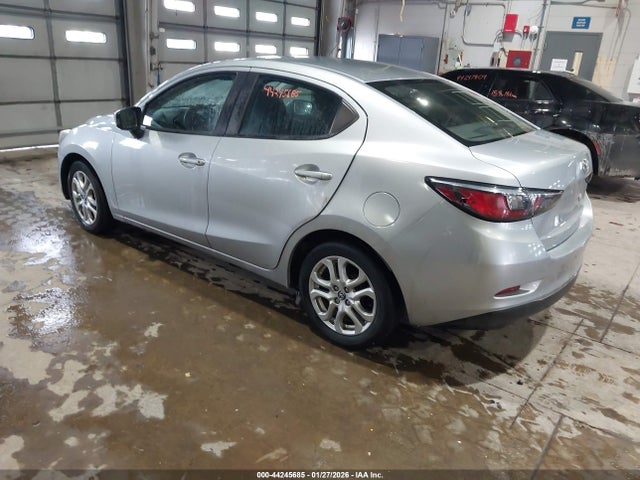 3MYDLBYV4JY331354 Toyota YARIS IA