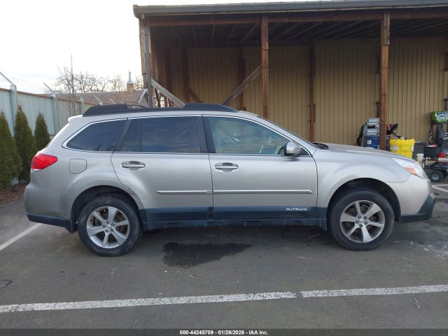 Subaru Outback 2.5i Limited 2014 4S4BRBNC8E3203703 Image 13