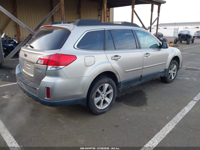 Subaru Outback 2.5i Limited 2014 4S4BRBNC8E3203703 Image 4