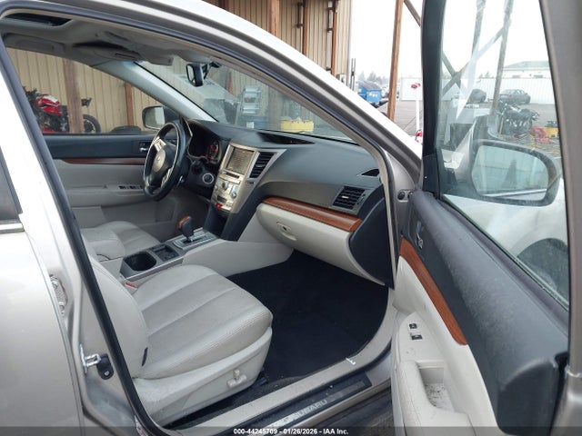 Subaru Outback 2.5i Limited 2014 4S4BRBNC8E3203703 Image 5