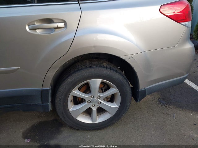 Subaru Outback 2.5i Limited 2014 4S4BRBNC8E3203703 Image 6