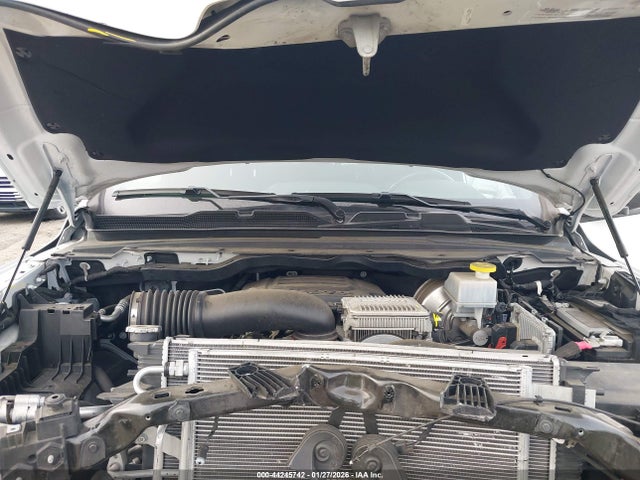 1C6SRFRT1MN513000 RAM 1500 Laramie 4x4 6&#039;4 Box