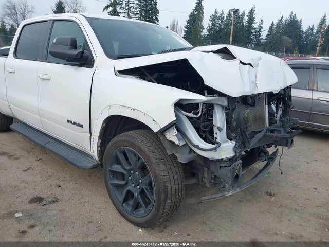 1C6SRFRT1MN513000 RAM 1500 Laramie 4x4 6&#039;4 Box