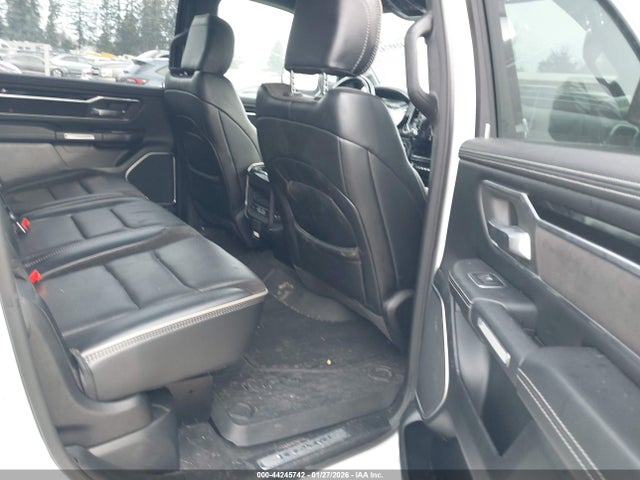 1C6SRFRT1MN513000 RAM 1500 Laramie 4x4 6&#039;4 Box
