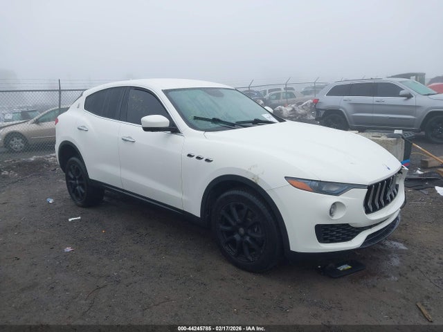 2017 MASERATI LEVANTE ZN661XUAXHX213980
