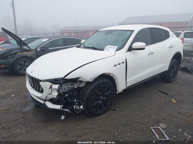 2017 MASERATI LEVANTE ZN661XUAXHX213980 Photo 1