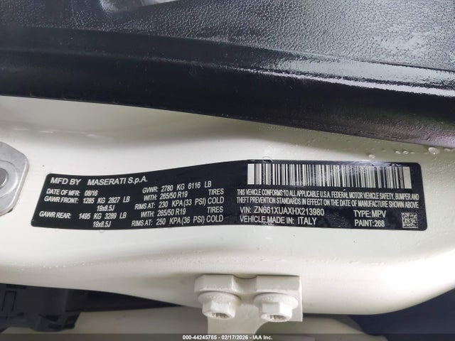 2017 MASERATI LEVANTE ZN661XUAXHX213980 Photo 8