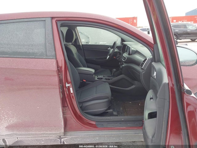 KM8J23A43KU001880 Hyundai TUCSON SE
