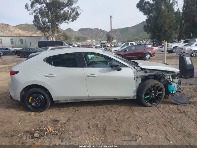 JM1BPAKM5R1720640 Mazda Mazda3 2.5 S Select Sport