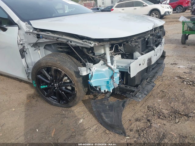 JM1BPAKM5R1720640 Mazda Mazda3 2.5 S Select Sport