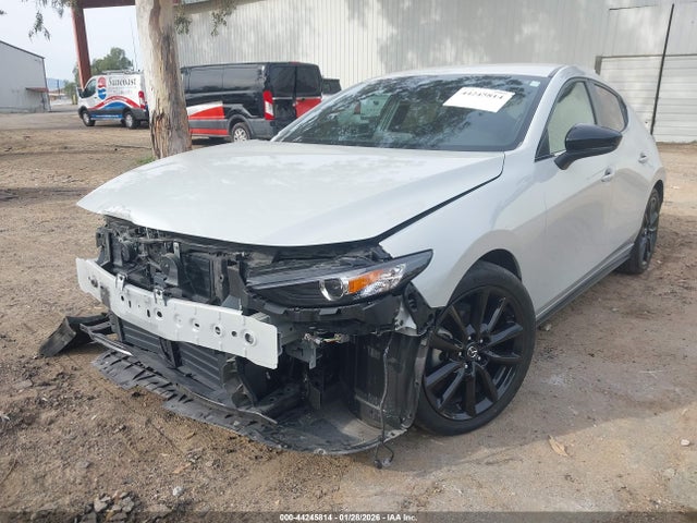 JM1BPAKM5R1720640 Mazda Mazda3 2.5 S Select Sport