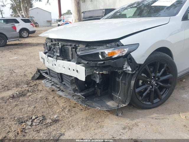 JM1BPAKM5R1720640 Mazda Mazda3 2.5 S Select Sport