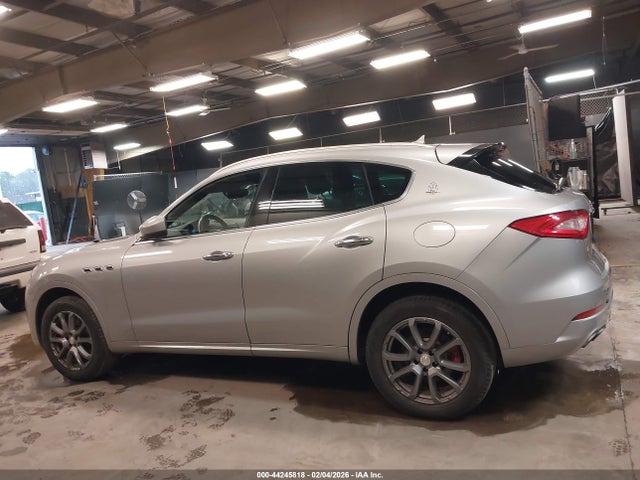Продажа на аукционе авто 2017 Maserati Levante, vin: ZN661XUL8HX257865, номер лота: 44245818