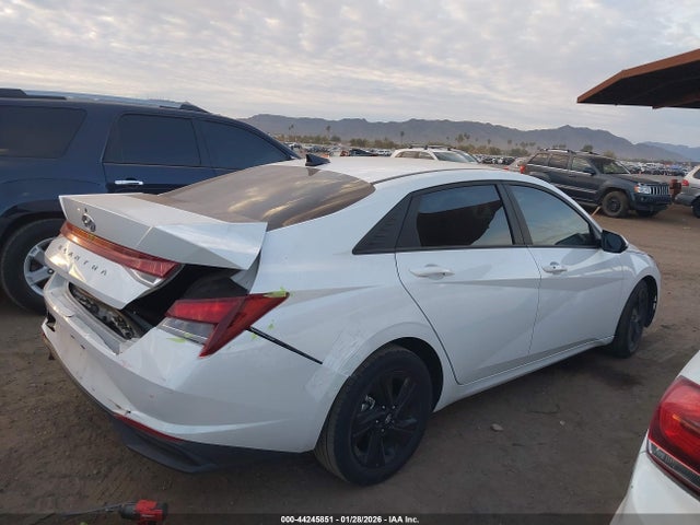 5NPLS4AG0NH070943 Hyundai ELANTRA SEL