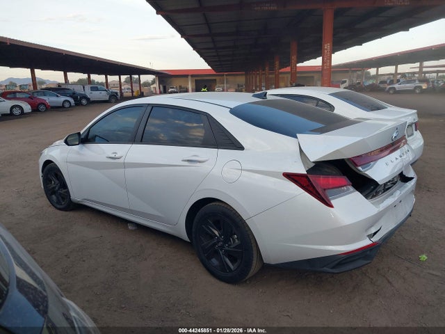 5NPLS4AG0NH070943 Hyundai ELANTRA SEL
