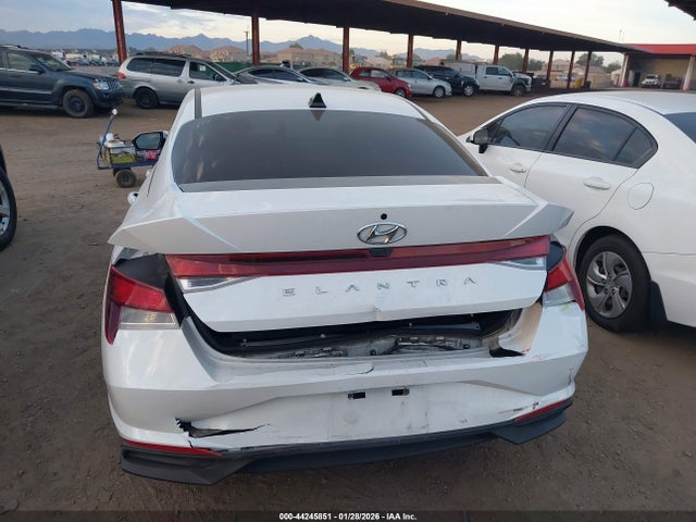 5NPLS4AG0NH070943 Hyundai ELANTRA SEL